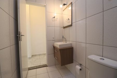 Casa à venda com 250m², 3 quartos e 6 vagasBanheiro 2