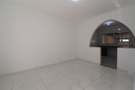 Casa à venda com 250m², 3 quartos e 6 vagasSala