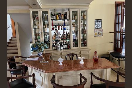 Casa à venda com 4 quartos, 550m² em Alphaville Residencial Zero, Barueri