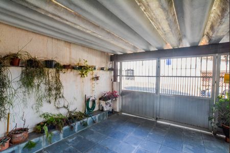 Garagem de casa à venda com 3 quartos, 171m² em Vila Scarpelli, Santo André