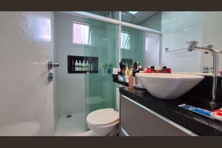 Apartamento à venda com 108m², 2 quartos e 1 vagaBanheiro da suíte