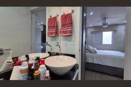 Apartamento à venda com 108m², 2 quartos e 1 vagaBanheiro da suíte