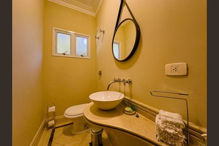 Casa para alugar com 419m², 4 quartos e 4 vagas
