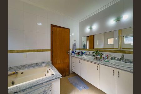 Casa para alugar com 419m², 4 quartos e 4 vagas