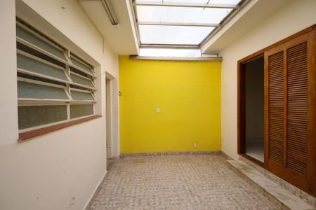 Casa à venda com 125m², 3 quartos e 2 vagasQuintal - Área de serviço 