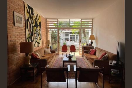 Casa à venda com 3 quartos, 210m² em Pacaembu, São Paulo
