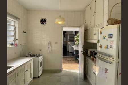 Casa à venda com 3 quartos, 210m² em Pacaembu, São Paulo