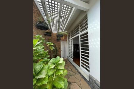 Casa à venda com 3 quartos, 210m² em Pacaembu, São Paulo
