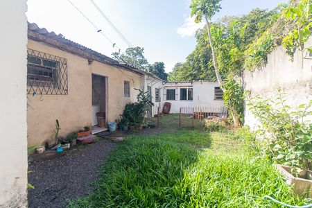 Casa à venda com 195m², 3 quartos e 2 vagasQuintal