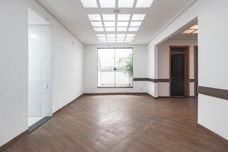 Casa à venda com 5 quartos, 500m² em Vila Buarque, São Paulo