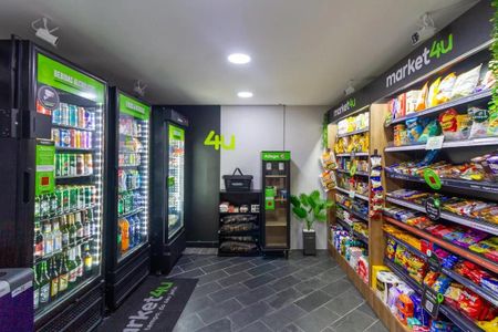 Apartamento para alugar com 90m², 3 quartos e 2 vagasÁrea comum - Minimercado