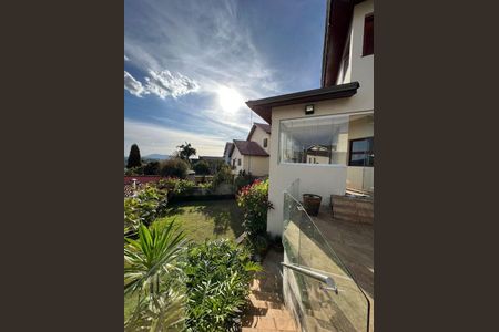 Casa de condomínio à venda com 445m², 4 quartos e 2 vagas