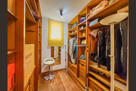 Casa de Condomínio à venda com 4 quartos, 650m² em Alphaville Residencial Dois, Barueri