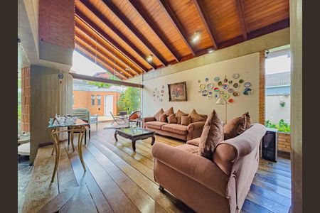 Casa de Condomínio à venda com 3 quartos, 325m² em Residencial Seis (Alphaville), Santana de Parnaíba