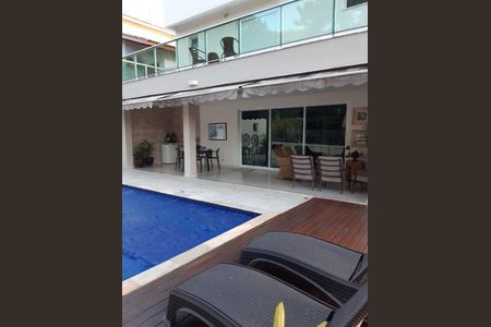 Casa de condomínio à venda com 345m², 5 quartos e 5 vagas