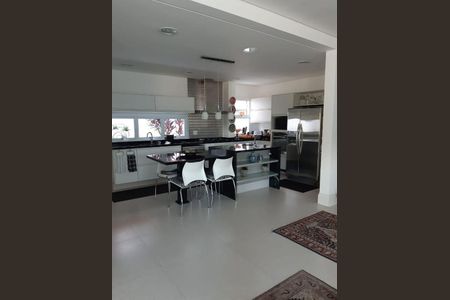 Casa de condomínio à venda com 345m², 5 quartos e 5 vagas