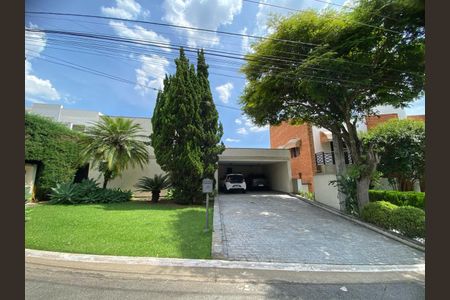 Casa de condomínio à venda com 260m², 4 quartos e 4 vagas