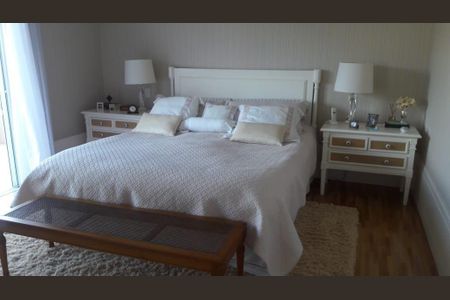 Casa de condomínio à venda com 400m², 3 quartos e 4 vagas