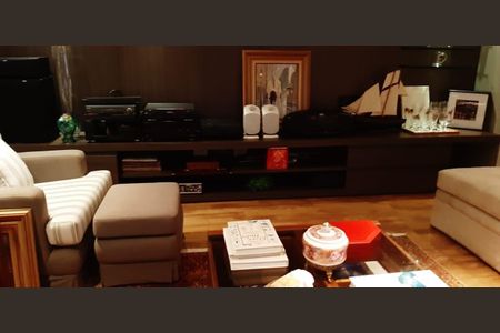 Casa de condomínio à venda com 400m², 3 quartos e 4 vagas