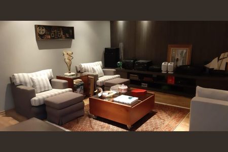 Casa de condomínio à venda com 400m², 3 quartos e 4 vagas