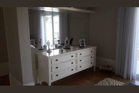 Casa de condomínio à venda com 400m², 3 quartos e 4 vagas