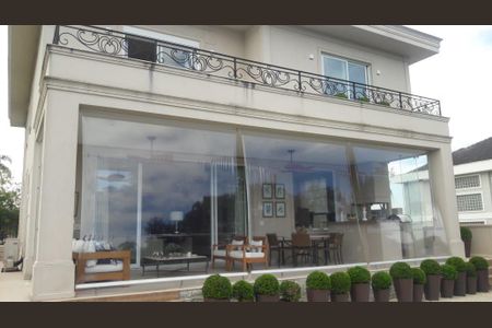 Casa de condomínio à venda com 400m², 3 quartos e 4 vagas