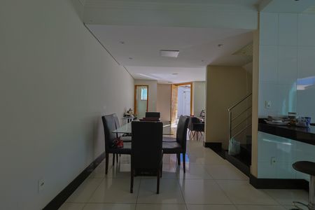 Casa para alugar com 4 quartos, 250m² em Parque Xangri-lá, Contagem