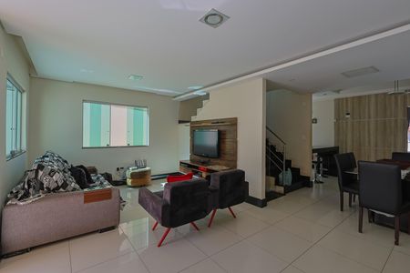 Casa para alugar com 4 quartos, 250m² em Parque Xangri-lá, Contagem