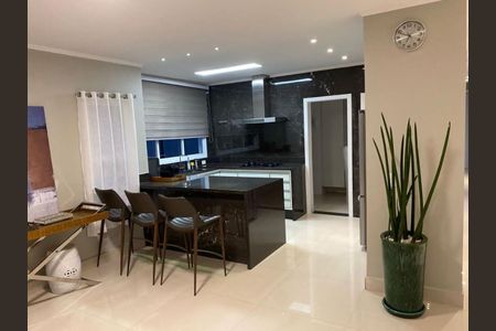 Casa à venda com 340m², 5 quartos e 4 vagas