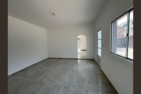 Casa para alugar com 2 quartos, 200m² em Parque Sao Jose, Belo Horizonte