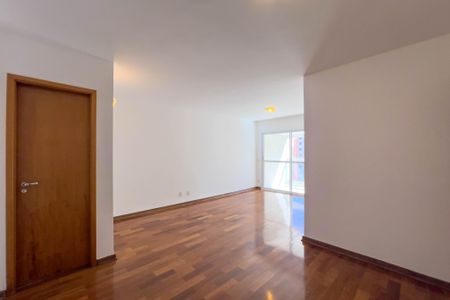 Apartamento para alugar com 112m², 3 quartos e 3 vagasSala