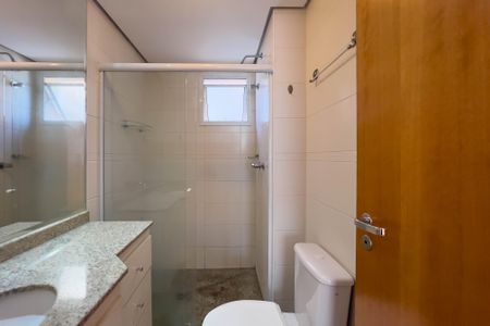 Apartamento para alugar com 112m², 3 quartos e 3 vagasBanheiro do quarto 1