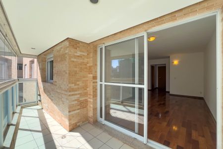 Apartamento para alugar com 112m², 3 quartos e 3 vagasVaranda