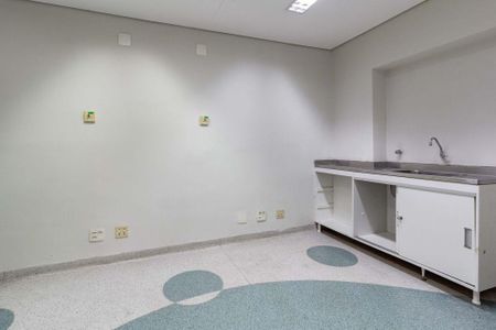 Casa para alugar com 8 quartos, 750m² em Pacaembu, São Paulo