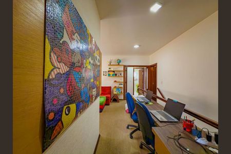 Casa de condomínio à venda com 341m², 4 quartos e 3 vagas