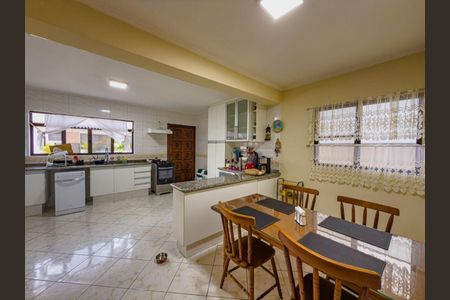 Casa de condomínio à venda com 341m², 4 quartos e 3 vagas