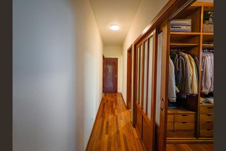 Casa de condomínio à venda com 341m², 4 quartos e 3 vagas