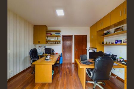 Casa de condomínio à venda com 341m², 4 quartos e 3 vagas