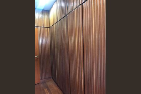 Casa à venda com 448m², 5 quartos e 2 vagas