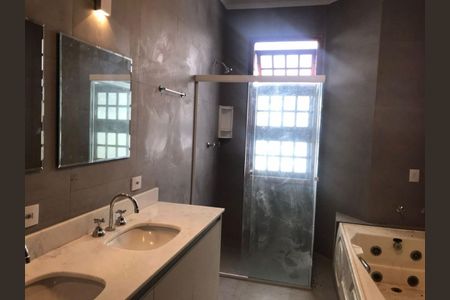 Casa à venda com 448m², 5 quartos e 2 vagas