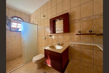 Casa à venda com 250m², 3 quartos e 2 vagasBanheiro da Suíte 1