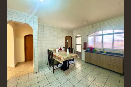 Casa à venda com 250m², 3 quartos e 2 vagasCozinha