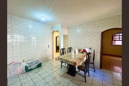 Casa à venda com 250m², 3 quartos e 2 vagasCozinha