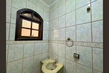 Casa à venda com 250m², 3 quartos e 2 vagasBanheiro social