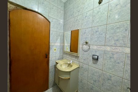 Casa à venda com 250m², 3 quartos e 2 vagasBanheiro da Suíte 2
