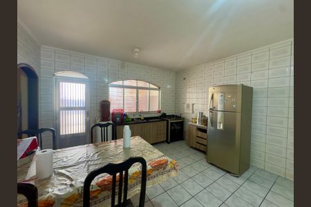Casa à venda com 250m², 3 quartos e 2 vagasCozinha