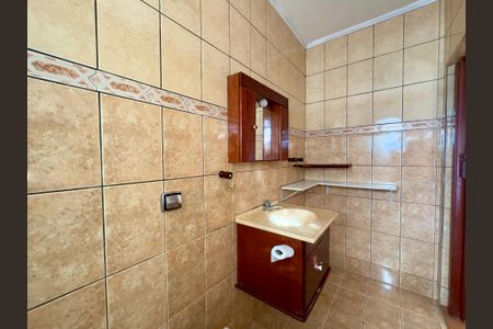 Casa à venda com 250m², 3 quartos e 2 vagasBanheiro da Suíte 1