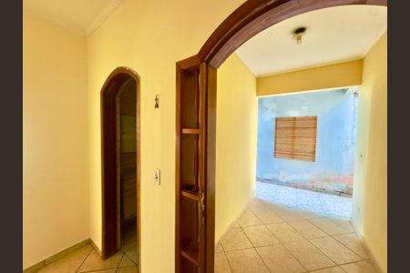 Casa à venda com 250m², 3 quartos e 2 vagasHall