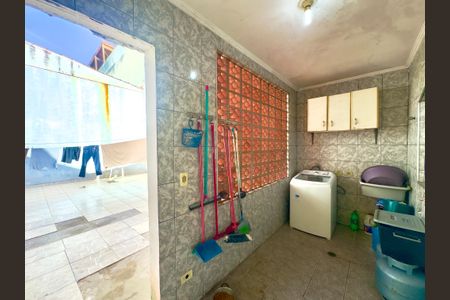 Casa à venda com 250m², 3 quartos e 2 vagasÁrea de Serviço