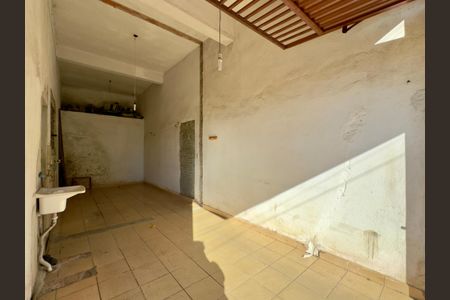 Casa à venda com 250m², 3 quartos e 2 vagasGaragem